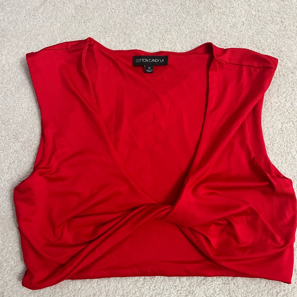 Red Flattering Crop Twist Tank Top for going out